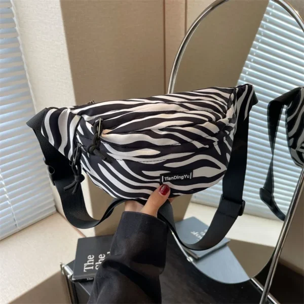 Sac Banane Zèbre – Modèle Tendance & Pratique | sac-banane.net