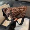 Sac Banane Léopard : L’Accessoire pour un Style Unique